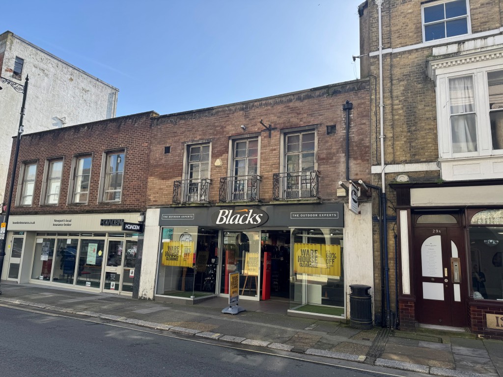 Lot: 87 - FREEHOLD COMMERCIAL INVESTMENT WITH POTENTIAL FOR ADDITIONAL DEVELOPMENT - Street view